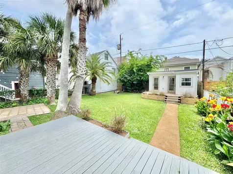 1307 Ball Galveston TX 77550