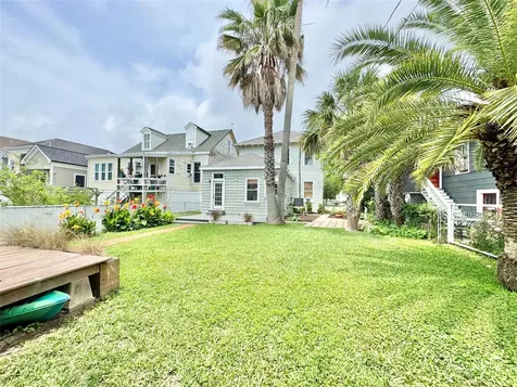 1307 Ball Galveston TX 77550