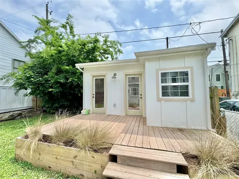 1307 Ball Galveston TX 77550