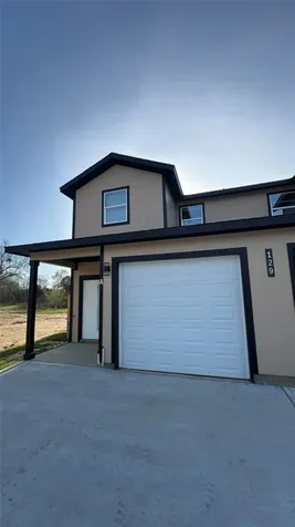 121 S 10th Street B Conroe TX 77301