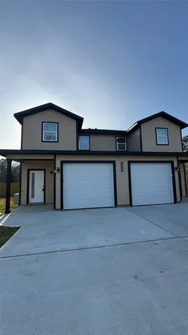 121 S 10th Street B Conroe TX 77301