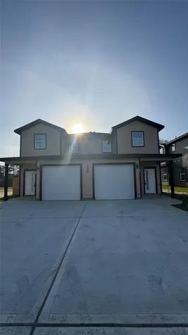 121 S 10th Street B Conroe TX 77301
