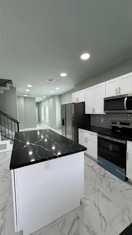 121 S 10th Street B Conroe TX 77301