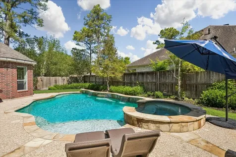 803 Woodcrest Drive Friendswood TX 77546