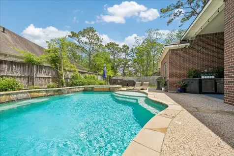 803 Woodcrest Drive Friendswood TX 77546