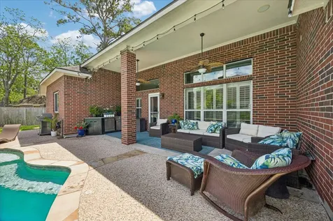 803 Woodcrest Drive Friendswood TX 77546