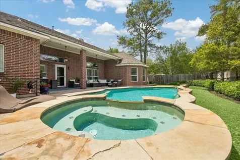 803 Woodcrest Drive Friendswood TX 77546