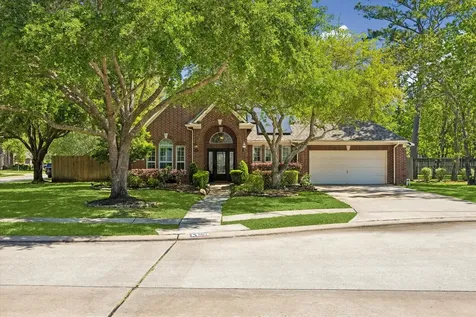 803 Woodcrest Drive Friendswood TX 77546