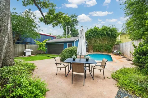 943 Columbia Street Houston TX 77008