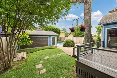 943 Columbia Street Houston TX 77008