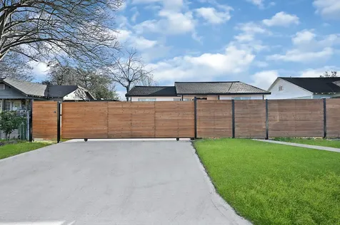 4406 Edison Street Houston TX 77009