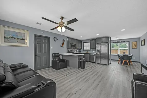 4406 Edison Street Houston TX 77009