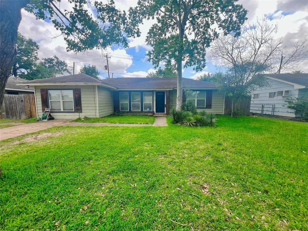 1910 Huge Oaks Street Houston TX 77055