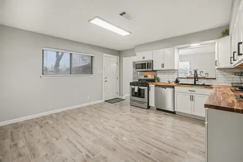308 San Jacinto Street La Porte TX 77571