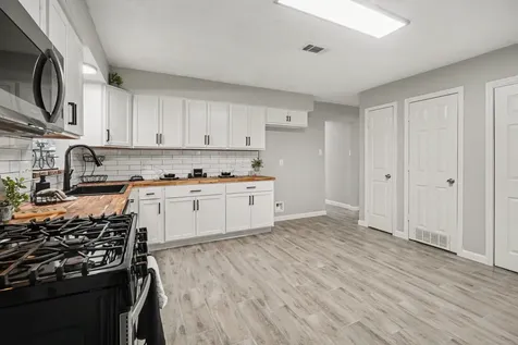 308 San Jacinto Street La Porte TX 77571