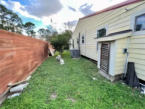 1422 Bland Street Houston TX 77091