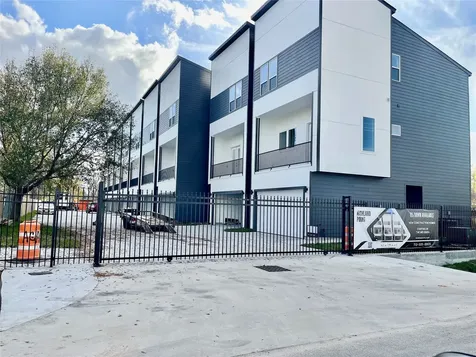 1422 Bland Street Houston TX 77091