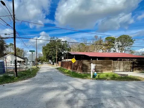 1422 Bland Street Houston TX 77091