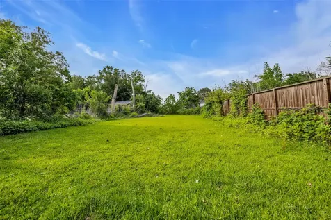 2427 Hodges Street Baytown TX 77521