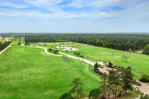 2048 Stallion Lakes Avenue Hockley TX 77447