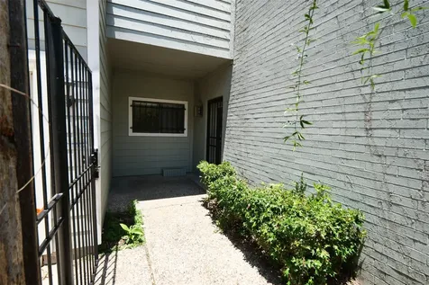 9526 Val Verde Street Houston TX 77063
