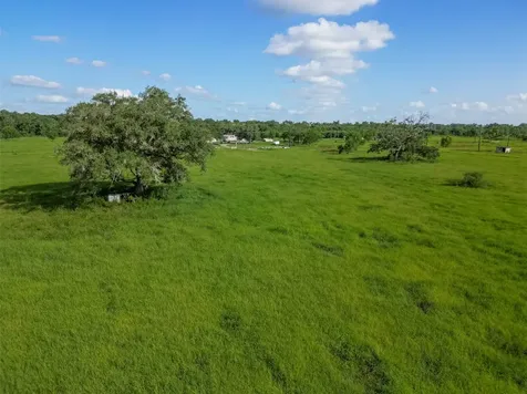 811 County Road 164 Boling TX 77420