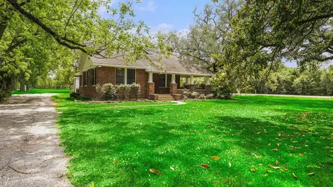 1902 Runneburg Road Crosby TX 77532