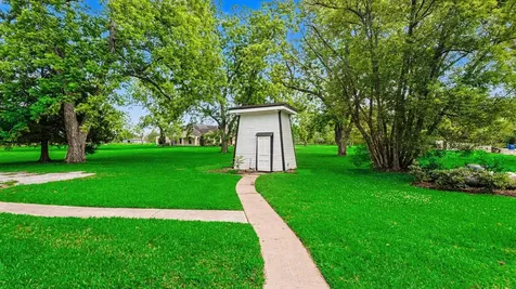 1902 Runneburg Road Crosby TX 77532