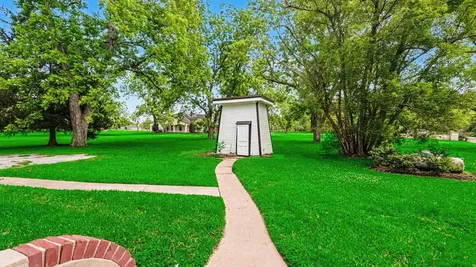 1902 Runneburg Road Crosby TX 77532