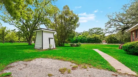 1902 Runneburg Road Crosby TX 77532