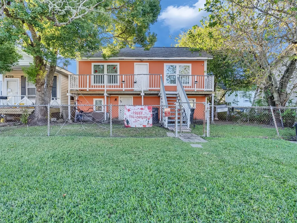 4323 Avenue R 1/2 Galveston TX 77550