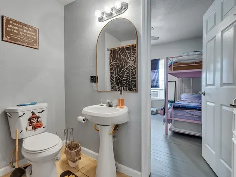 4323 Avenue R 1/2 Galveston TX 77550