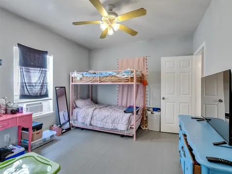 4323 Avenue R 1/2 Galveston TX 77550