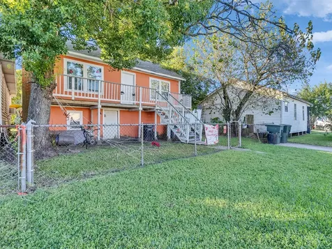 4323 Avenue R 1/2 Galveston TX 77550