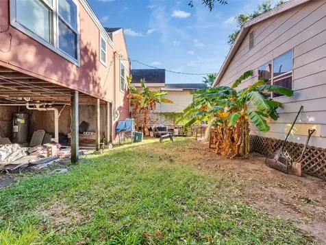 4323 Avenue R 1/2 Galveston TX 77550