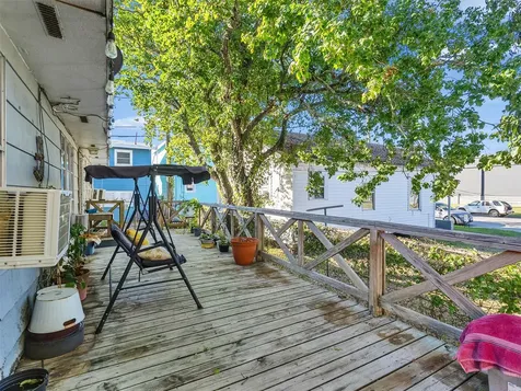 4323 Avenue R 1/2 Galveston TX 77550