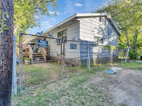 4323 Avenue R 1/2 Galveston TX 77550