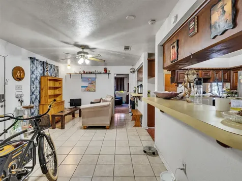 4323 Avenue R 1/2 Galveston TX 77550