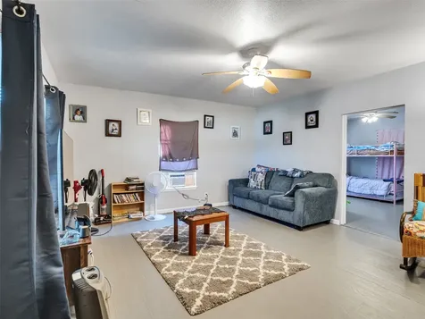 4323 Avenue R 1/2 Galveston TX 77550