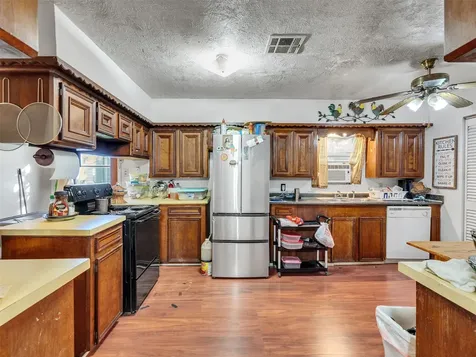 4323 Avenue R 1/2 Galveston TX 77550