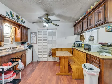 4323 Avenue R 1/2 Galveston TX 77550