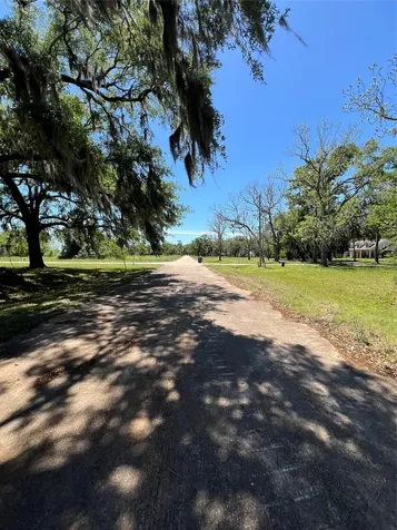 131 Hidden Horse Trail Angleton TX 77515
