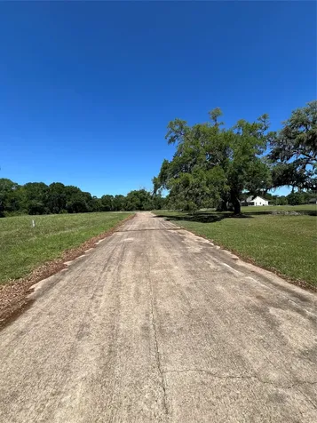 131 Hidden Horse Trail Angleton TX 77515