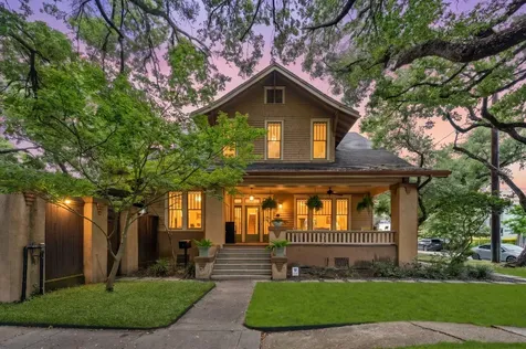 945 Harvard Street Houston TX 77008