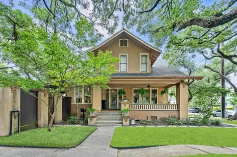 945 Harvard Street Houston TX 77008