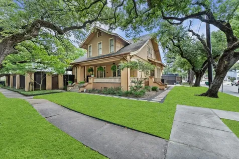 945 Harvard Street Houston TX 77008