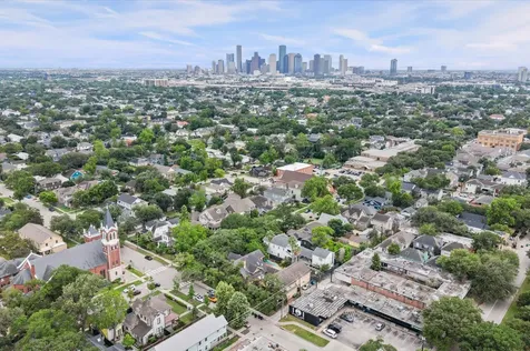 945 Harvard Street Houston TX 77008
