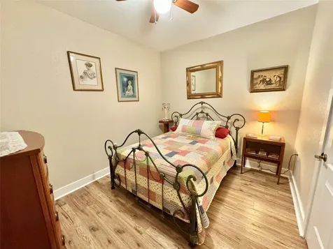 17 Mosley Lane Huntsville TX 77320