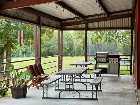 17 Mosley Lane Huntsville TX 77320