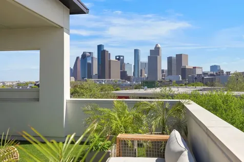 306 W Pierce Street Houston TX 77019